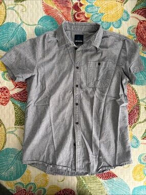 Prana Men's Short-Sleeve Button-Down Shirt in Heather Gray